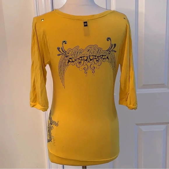 Apple Bottoms Logo Tee T Shirt XL Rhinestone Spell Out Studded  BUTTER YELLOW - Picture 2 of 11